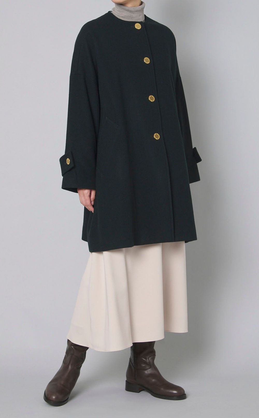 ノーカラーゴールドボタンコート