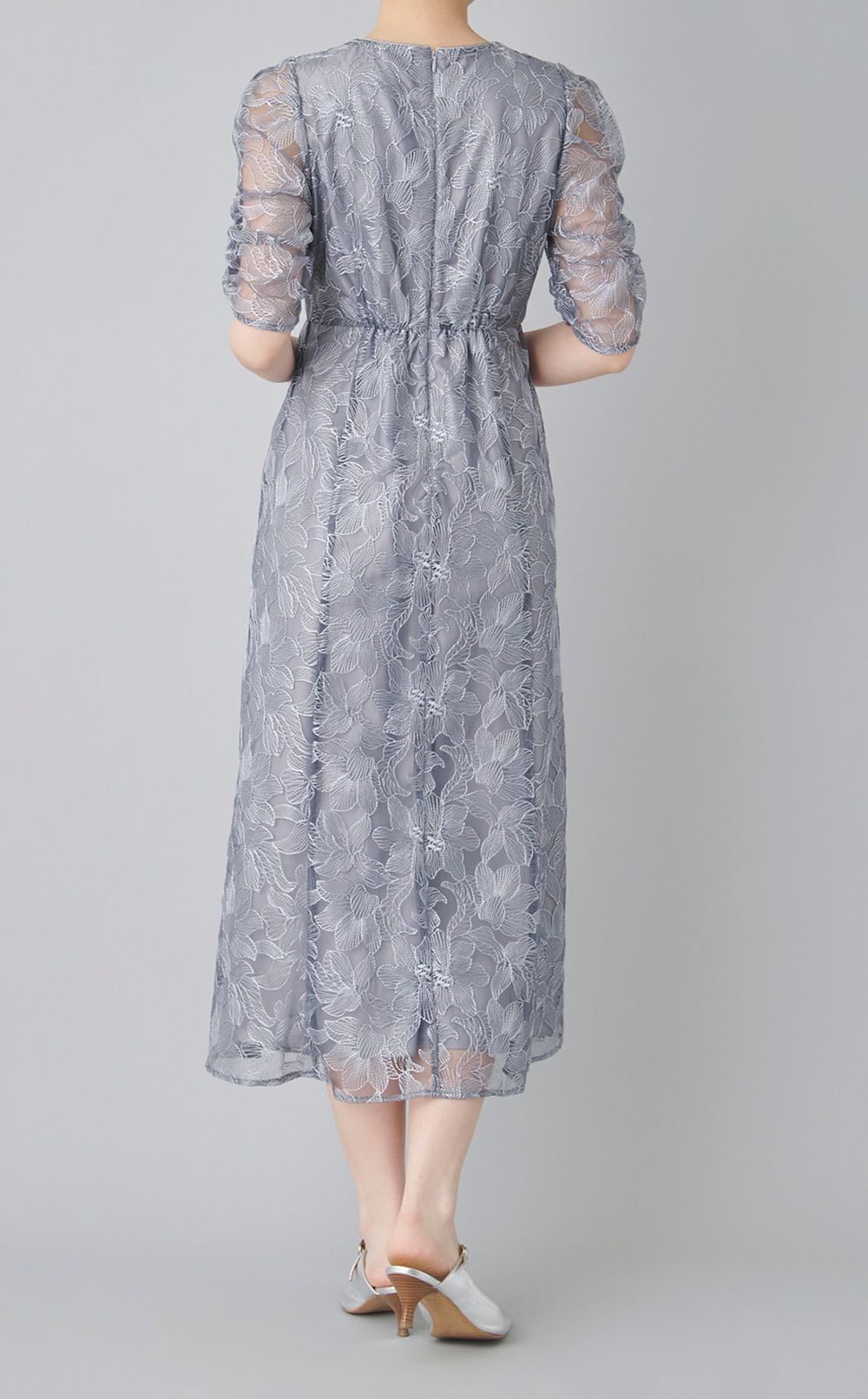 エンブロイダリーチュールドレス