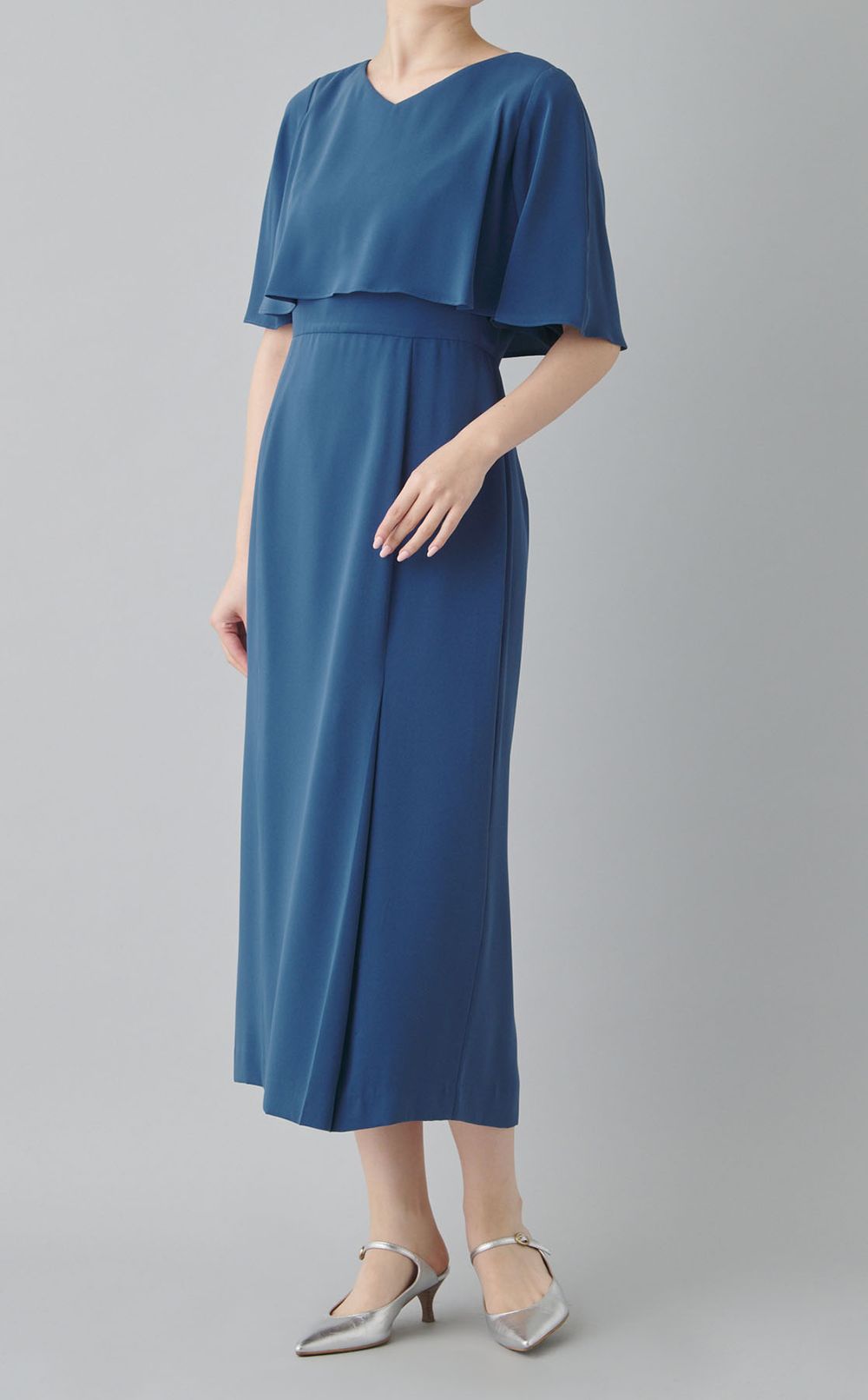 ケープスリーブVネックワンピース