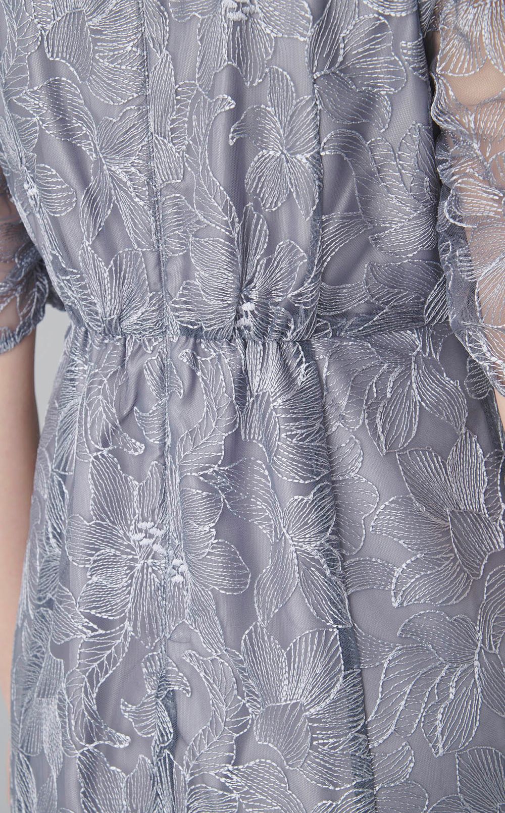 エンブロイダリーチュールドレス