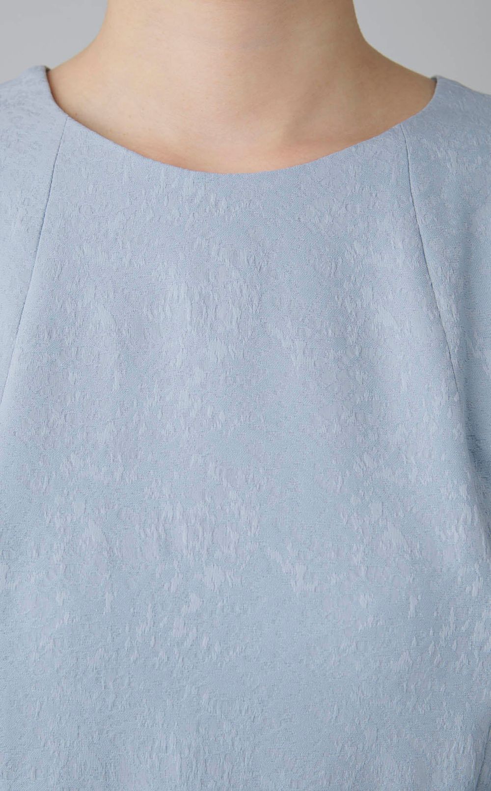 ジャガードフリルスリーブドレス