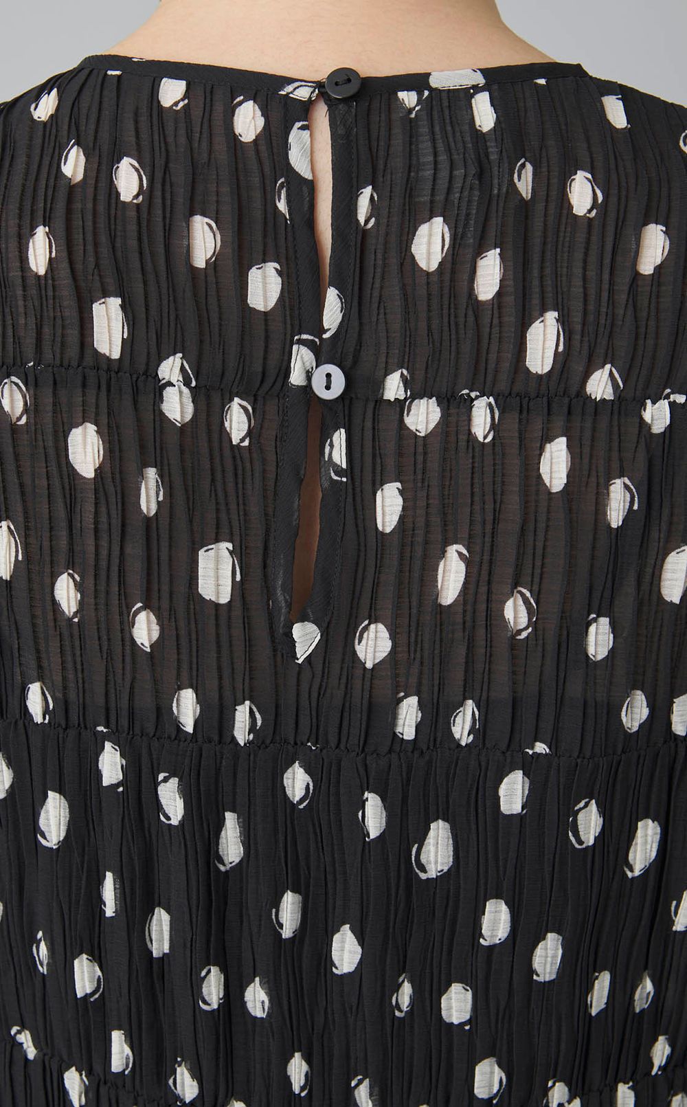 ドットシースループリーツワンピース