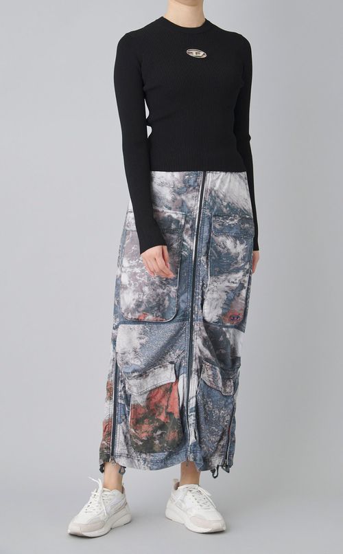 センターロゴリブニット