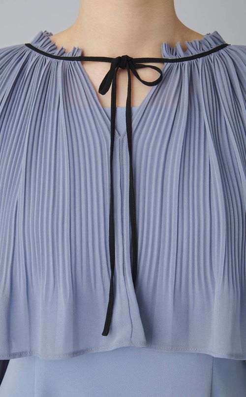 ブラウスケープ付きドレス