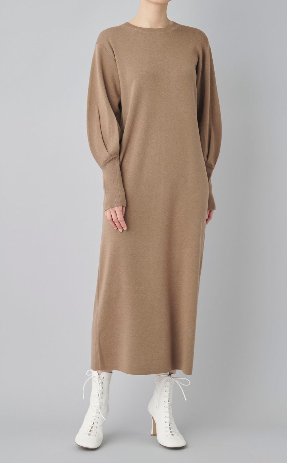 ボリュームスリーブニットワンピース