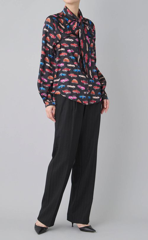 カープリントボウタイブラウス