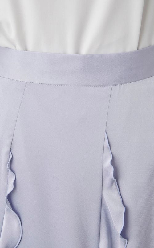 ラッフルサテンスカート