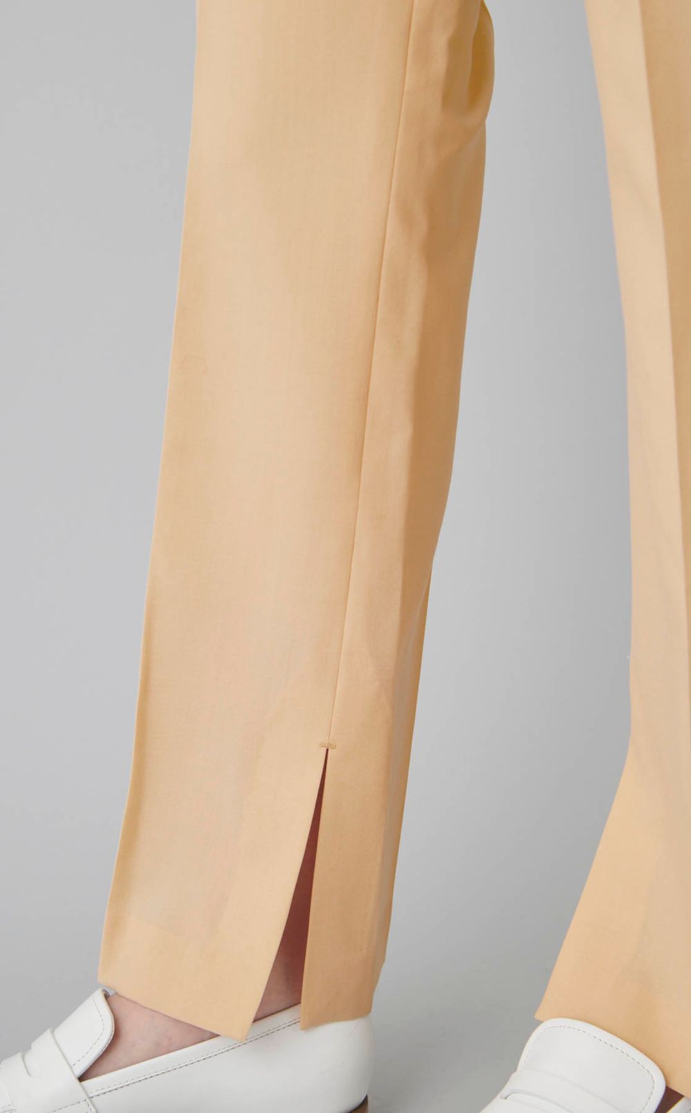 インサイドスリットスラックス