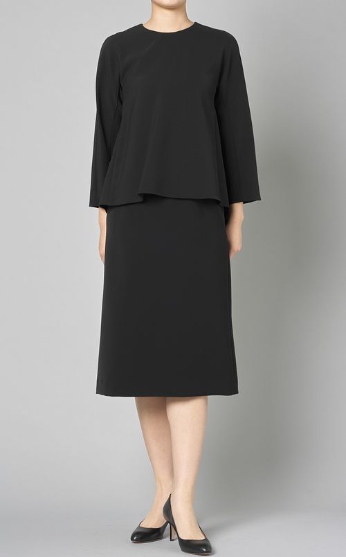 ダブルクロスタイトスカート