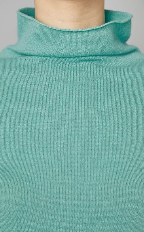 ソフトウールタートルネックニット