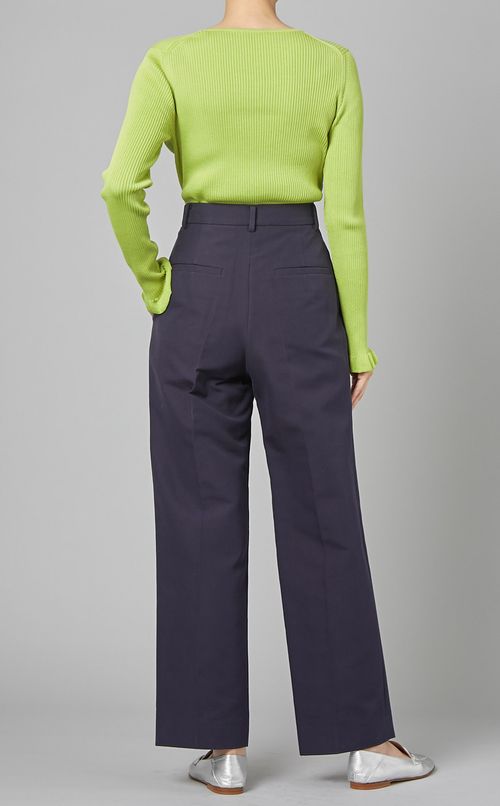 コンパクトコットンクルーネックニット