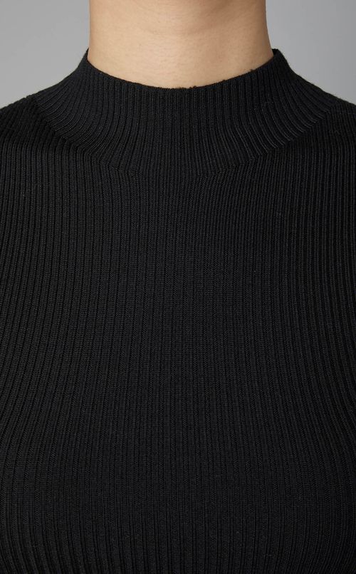 モックネックニットプルオーバー