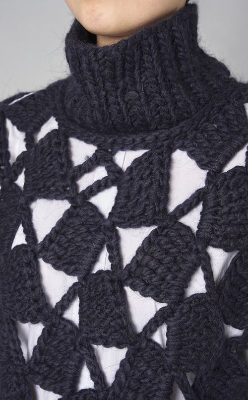 クロシェ編ハイネックニットベスト