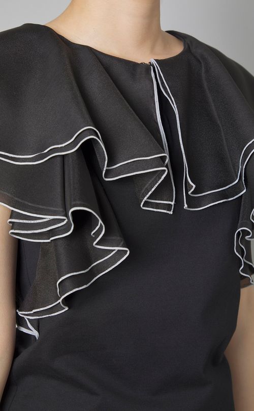 ラッフルネックフリルトップス