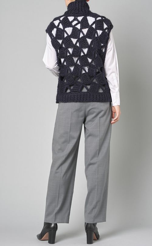 クロシェ編ハイネックニットベスト