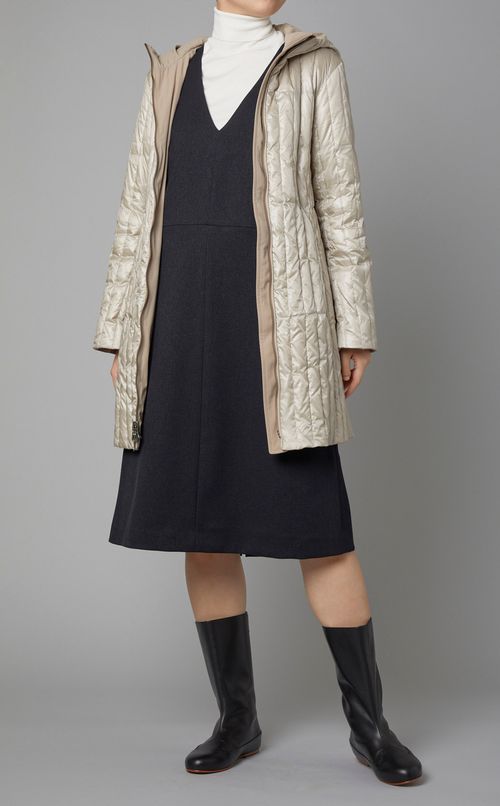 リバーシブルライトダウンコート
