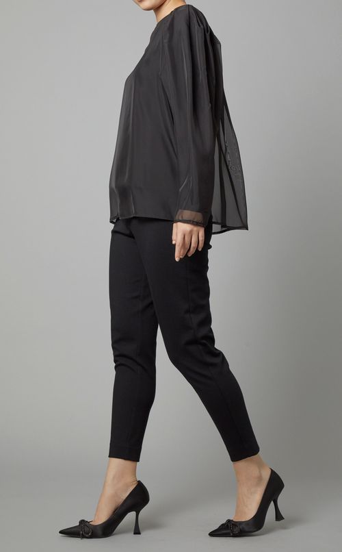 シアーレイヤードニットプルオーバー