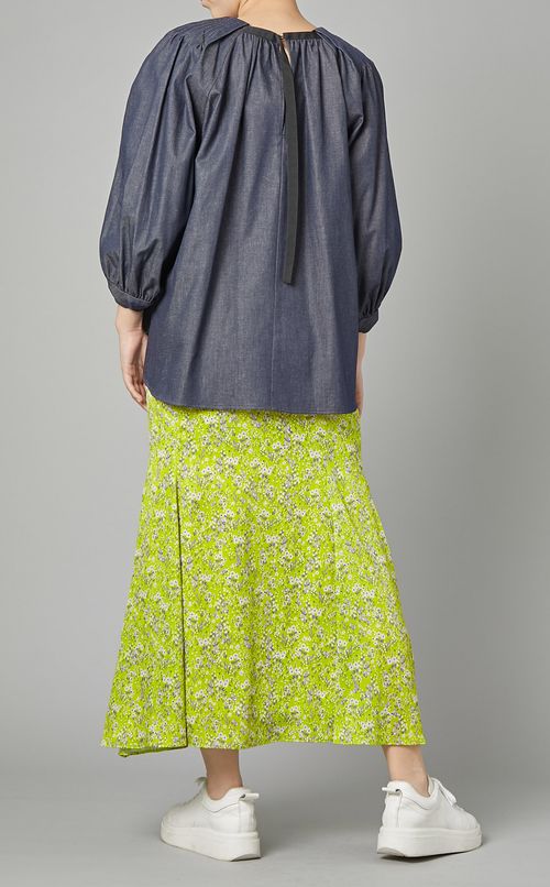 パフスリーブブラウス