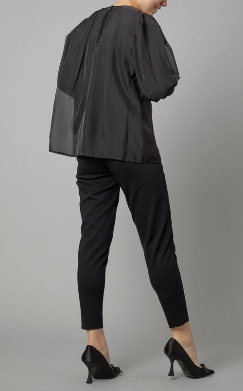 シアーレイヤードニットプルオーバー