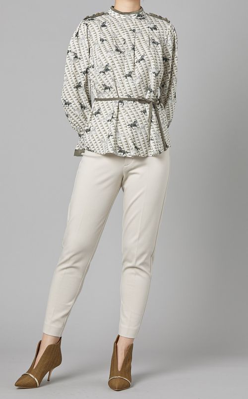 ホースプリントハイネックブラウス