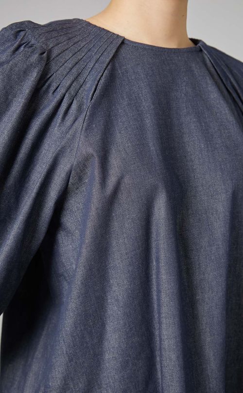 パフスリーブブラウス