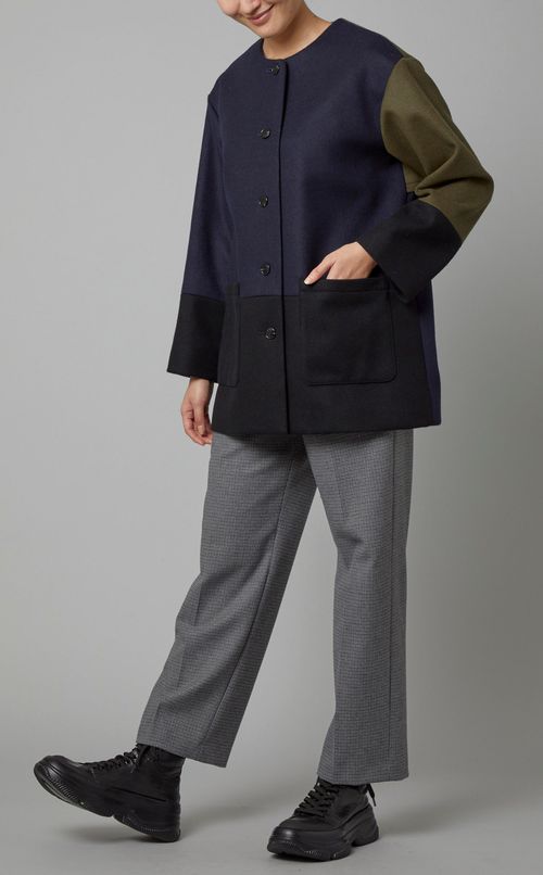 ノーカラーハーフコート