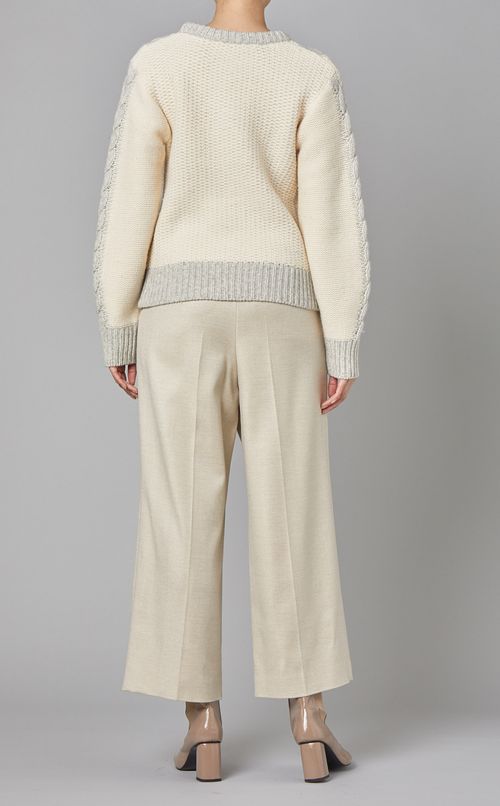 ウールクルーネックケーブルニット