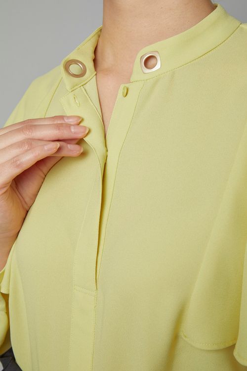 ボウタイ付きケープブラウス