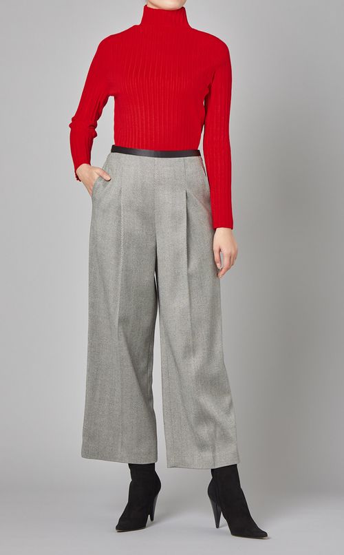 タートルネックリブニット