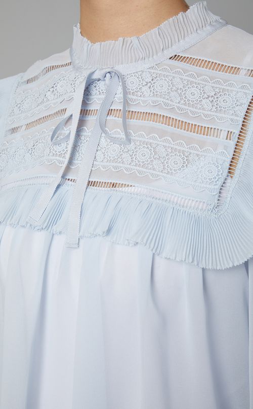 ヨーク切替フロントレースフリルブラウス