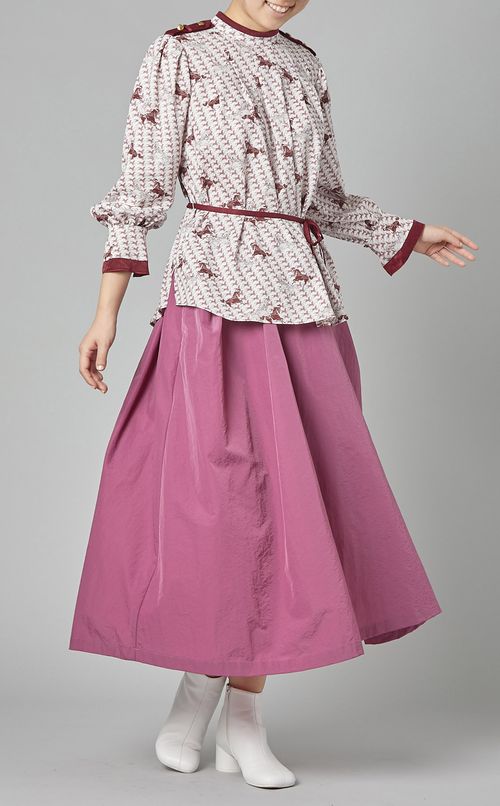 ホースプリントハイネックブラウス