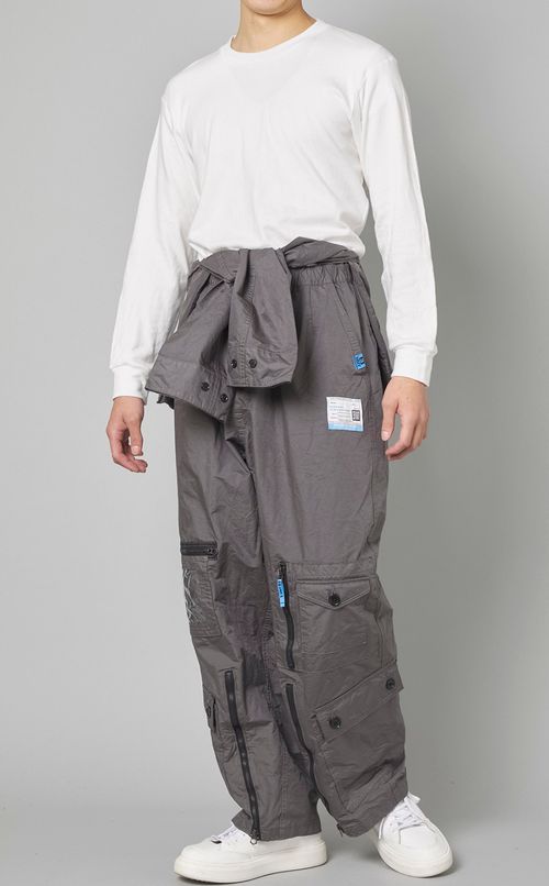 パラシュートパンツ