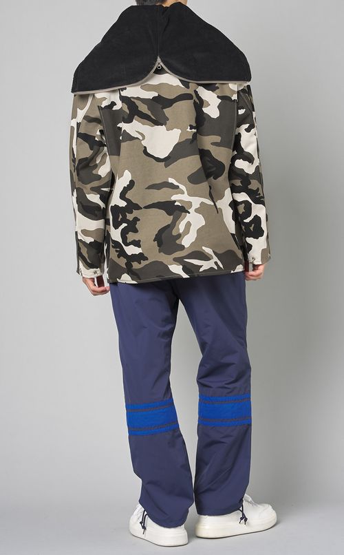 カモフラハンティングフードジャケット
