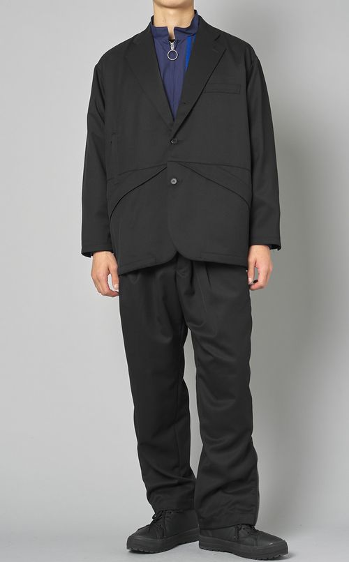 ナイロンジップアップジャケット