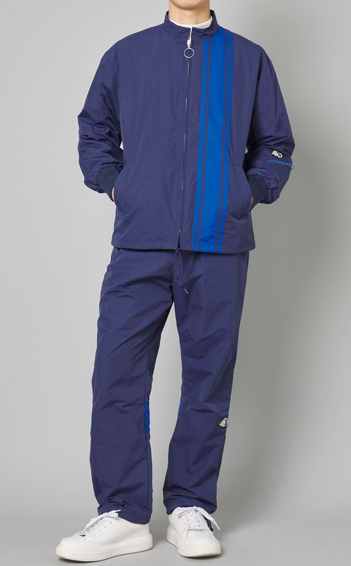 ナイロンジップアップジャケット