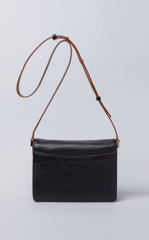 レザーショルダーバッグ