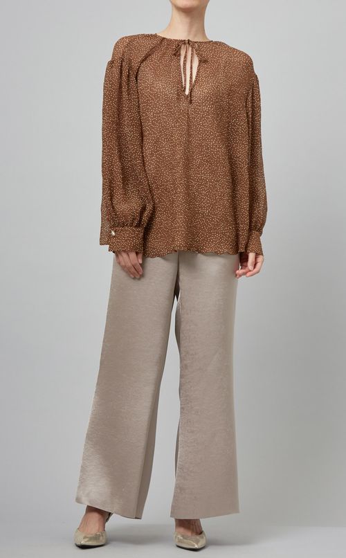 ランダムドットVネックブラウス