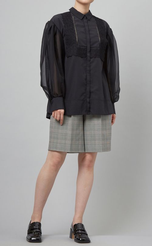 エンブロイダリーブラウス