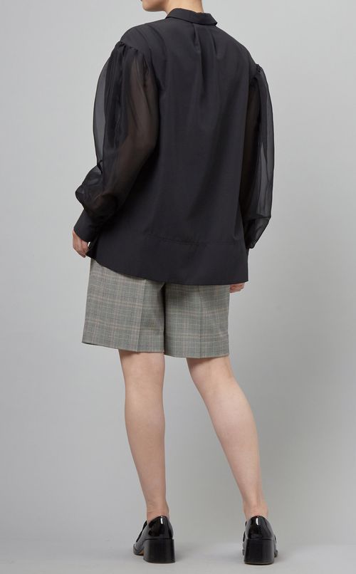 エンブロイダリーブラウス