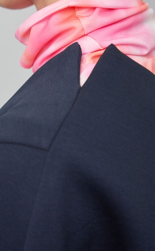 ストレッチVネックプルオーバー